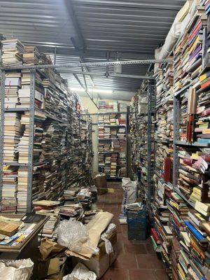 Tiệm sách cũ Tuấn Ninh