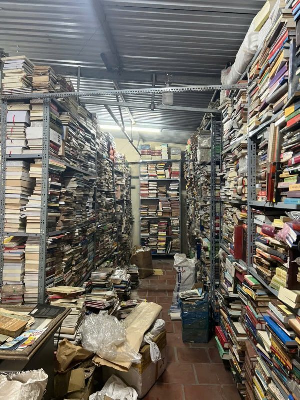 Tiệm sách cũ Tuấn Ninh